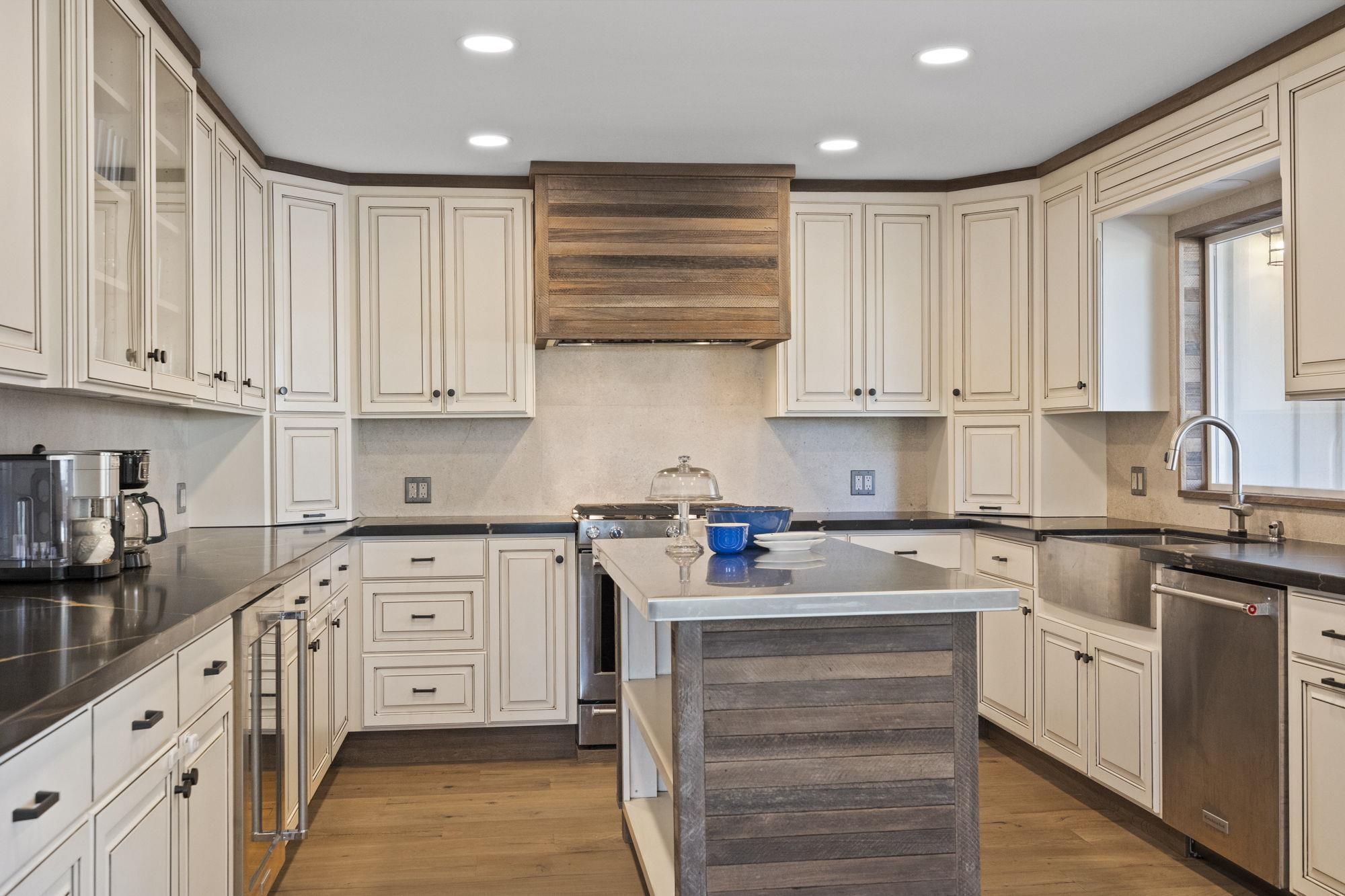 Angels Camp, California, 95222, United States, 4 Bedrooms Bedrooms, ,4 BathroomsBathrooms,Residential,Active,2015240