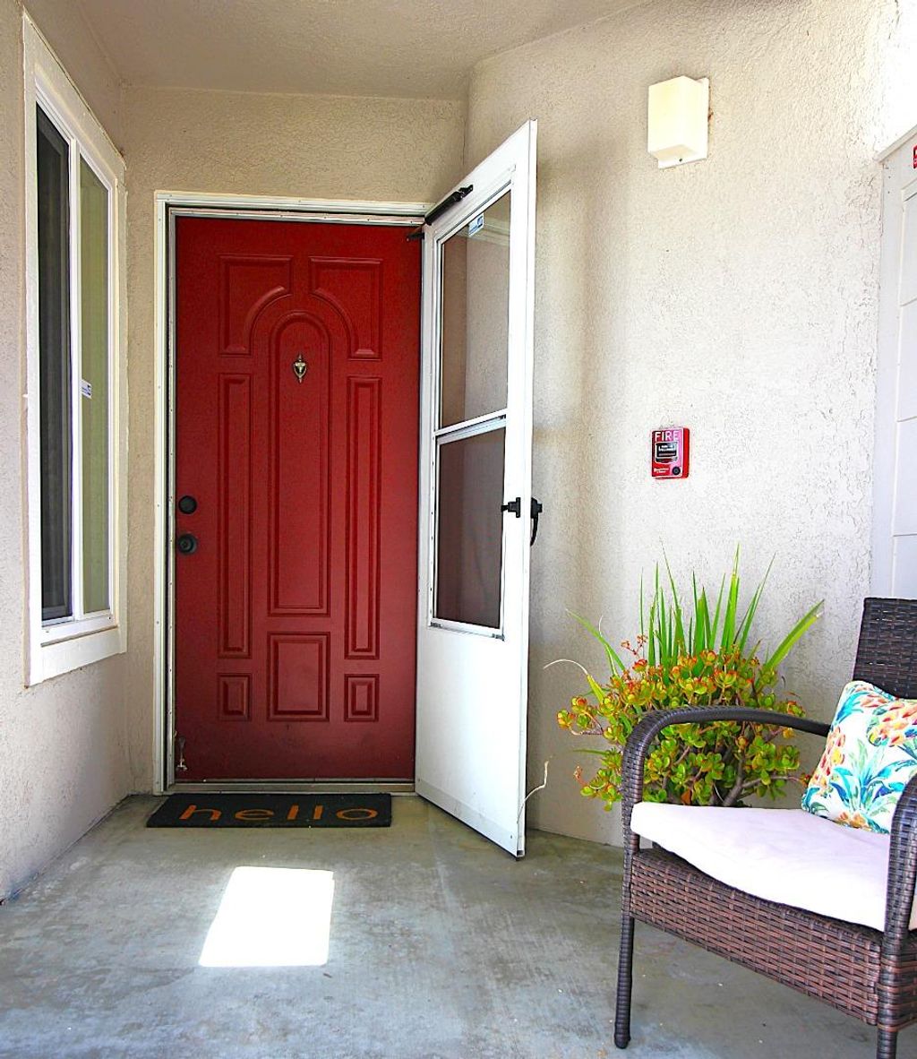 listing image 0