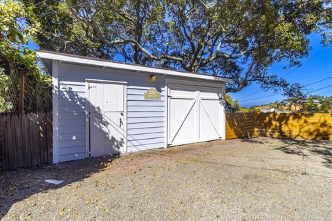 A home in San Carlos