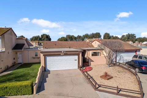 Photo of 1588 Duran Street, Salinas, CA 93906 (MLS # ML82033057)