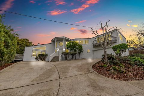 Photo of 26373 Parkside Dr, Hayward, CA 94542 (MLS # 41120089)