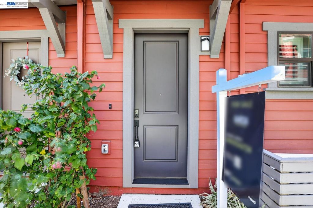 Photo of 922 Noble Fir Ter #5, Sunnyvale, CA 94086 (MLS # 41129103)