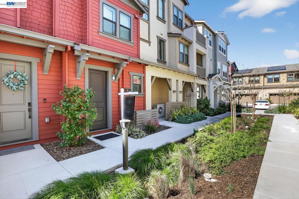 Photo of 922 Noble Fir Ter #5, Sunnyvale, CA 94086 (MLS # 41129103)