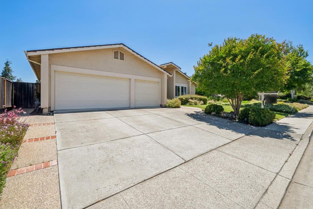 Photo of 6532 Timberview Drive, San Jose, CA 95120 (MLS # ML82047350)