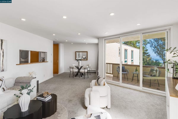 340 VALLEJO DR, MILLBRAE, CA 94030 - Image 2e617f6e556e092203f03dff0e0415c8/3123540645