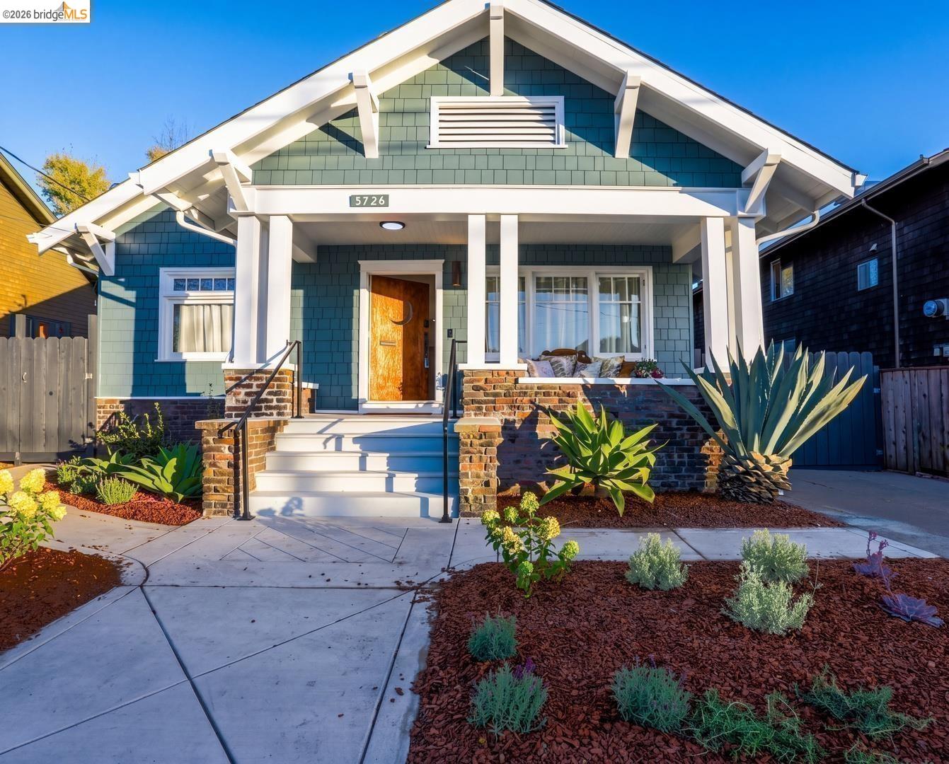 5726 Claremont