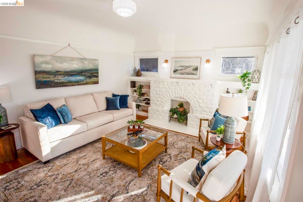 5726 CLAREMONT AVE, OAKLAND, CA 94618 - Image 2e6ce0e27ad1441c8f61ecf005a97367/799196274