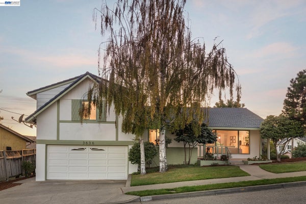 3636 ARCADIAN DR, CASTRO VALLEY, CA 94546 - Image 2e80668609bb1e1bfc90edc24f316607/4103871512