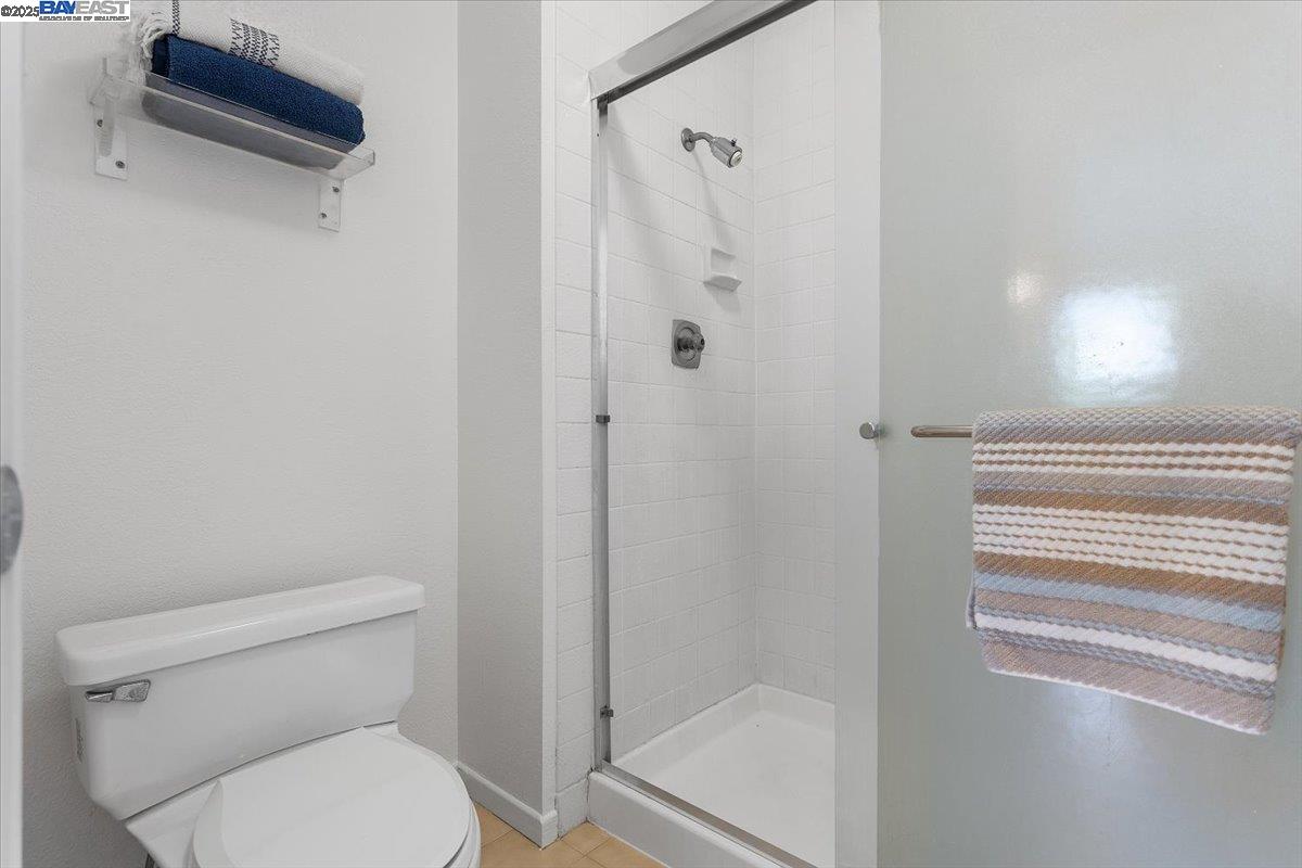 Alameda, California 94502, United States, 2 Bedrooms Bedrooms, ,2 BathroomsBathrooms,Residential,Active,220726