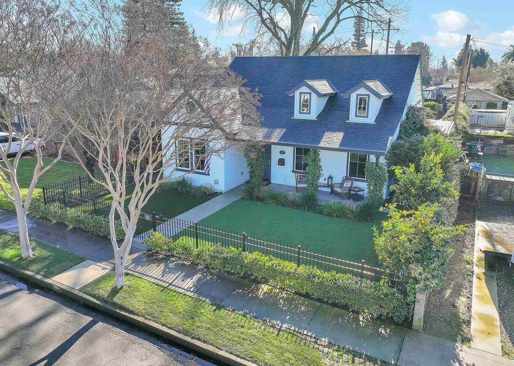 Photo of 710 W Elm St, Lodi, CA 95240 (MLS # 41119183)