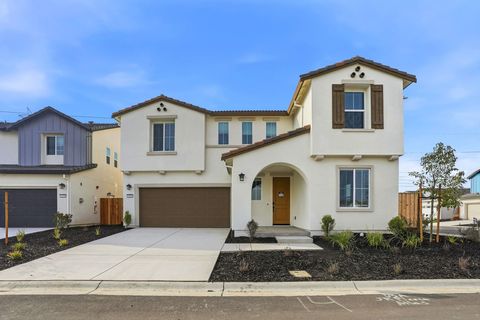 Photo of 1004 Bluebell Circle, Discovery Bay, CA 94505 (MLS # 41123936)