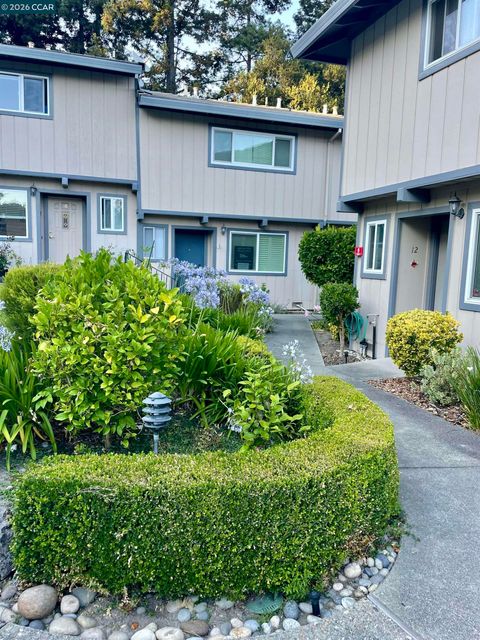 Photo of 2129 Ascot Dr #15, Moraga, CA 94556 (MLS # 41123263)