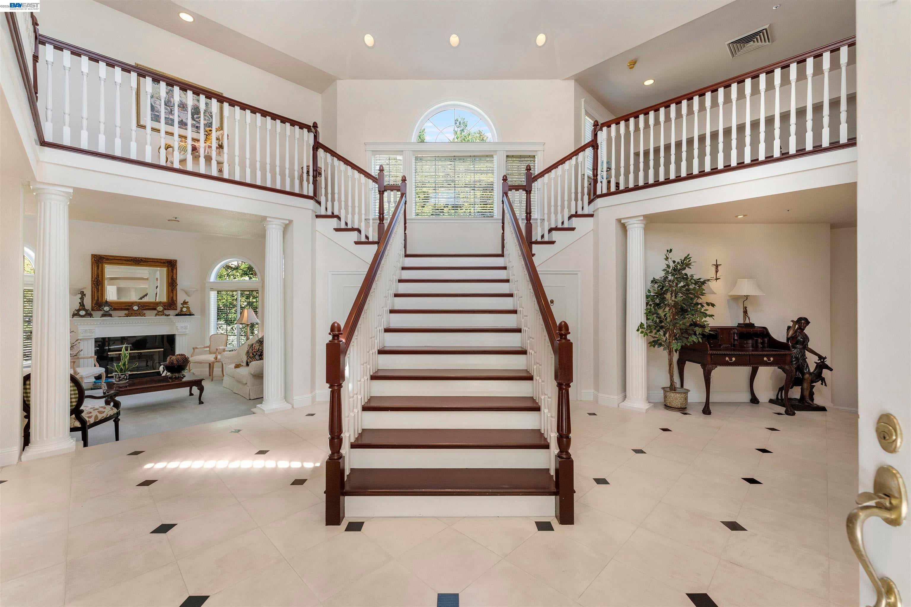 8016 Golden Eagle Way
