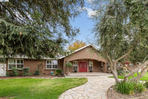Photo of 4719 Faith Home Rd, Ceres, CA 95307 (MLS # 41119084)