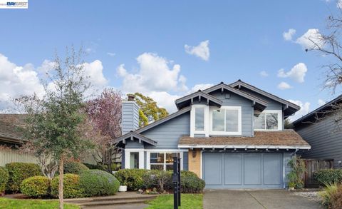 Photo of 30 Sea Brg, Alameda, CA 94502 (MLS # 41125534)