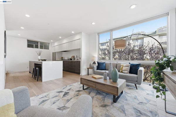 857 W GRAND AVE, OAKLAND, CA 94607 - Image 2fb3d425e7e443b1e3becd2934b9ec13/2383574595