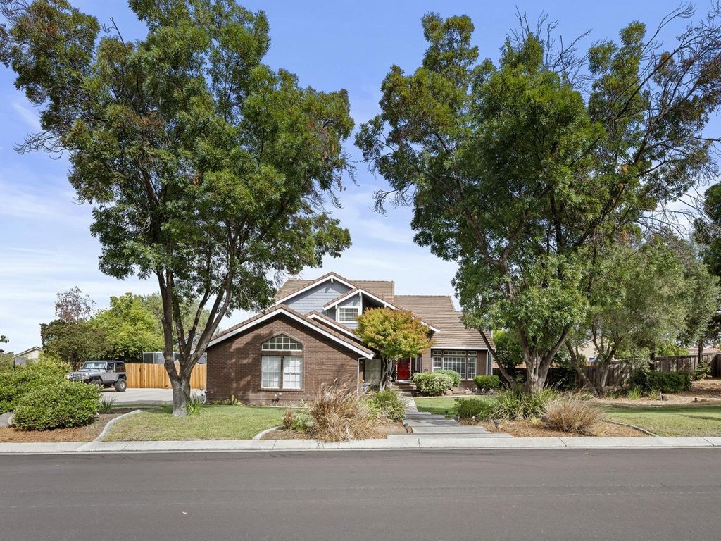 Photo of 441 Tierra Del Sol, Hollister, CA 95023 (MLS # ML82023131)