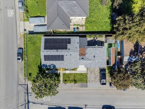 A home in East Palo Alto