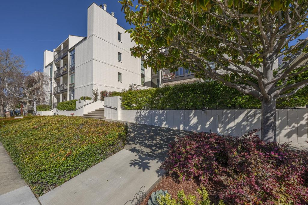 Photo of 225 Virginia Avenue #PH-D, San Mateo, CA 94402 (MLS # ML82038420)