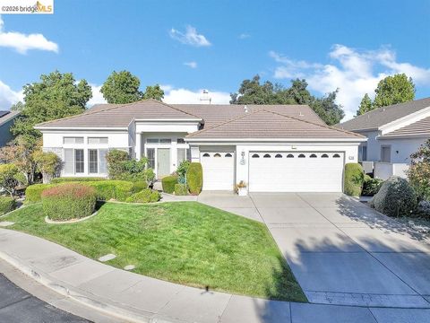 Photo of 710 Central Park Pl, Brentwood, CA 94513 (MLS # 41139591)