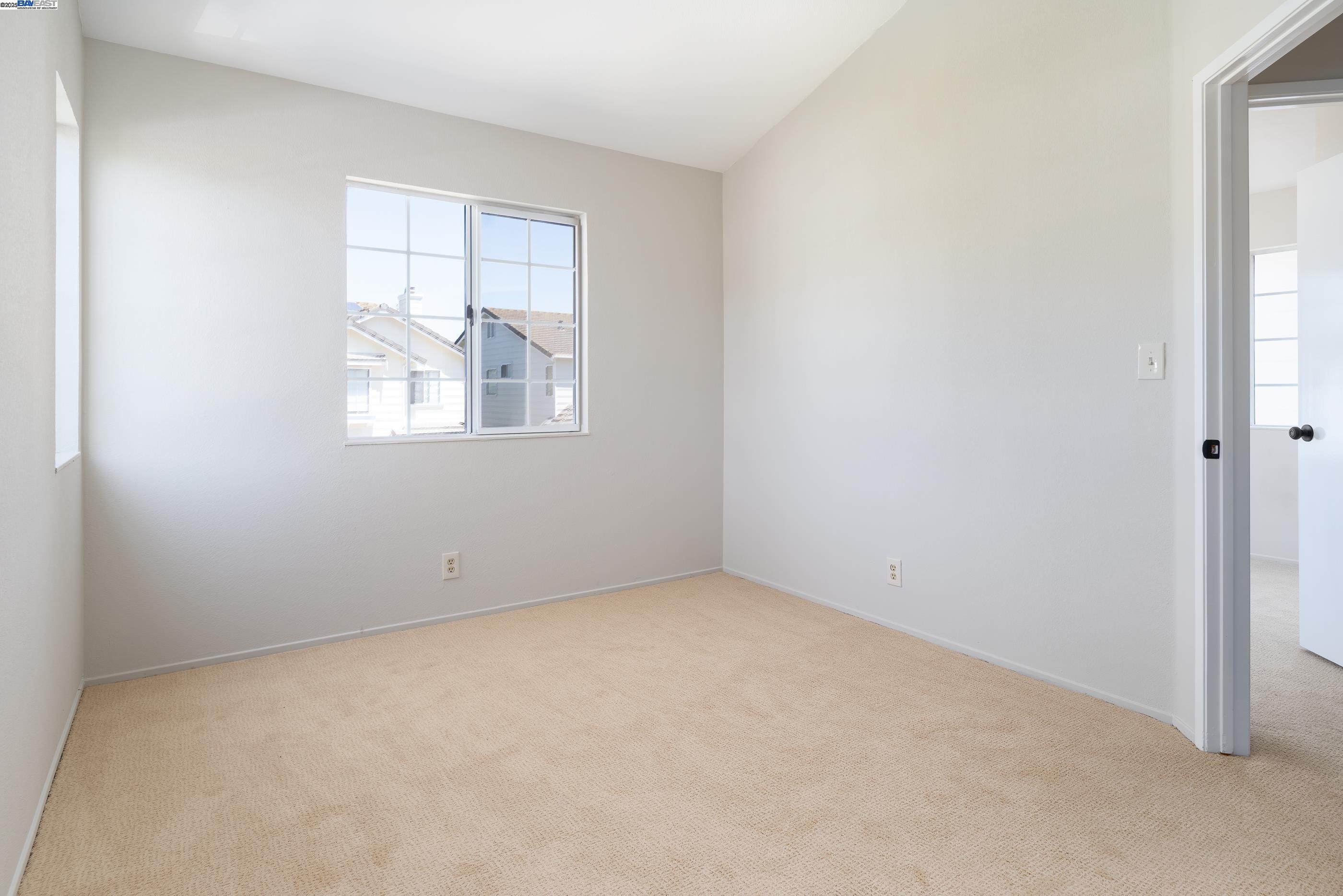 Castro Valley, California 94546, United States, 4 Bedrooms Bedrooms, ,3 BathroomsBathrooms,Residential,Pending,126405