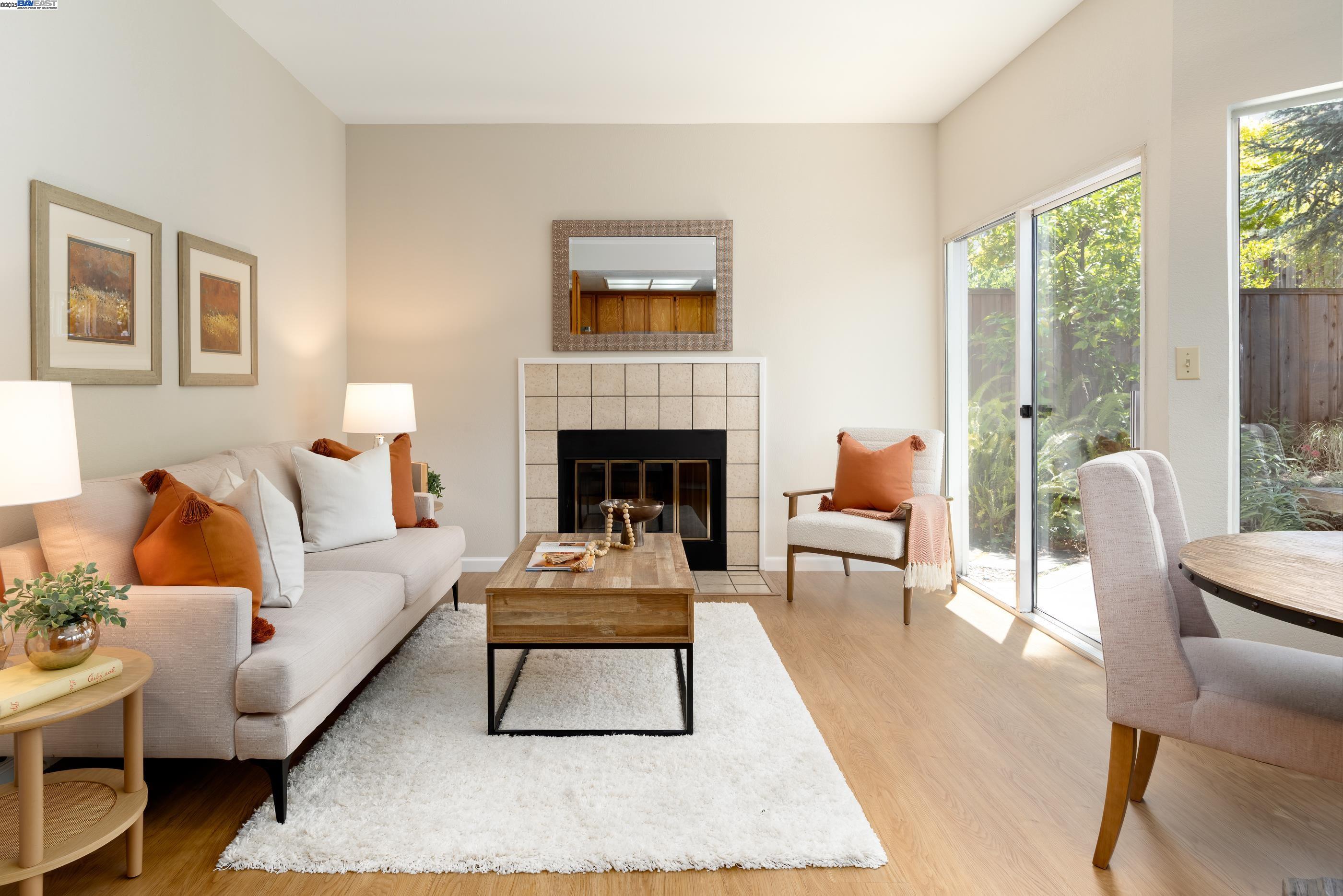 Castro Valley, California 94546, United States, 4 Bedrooms Bedrooms, ,3 BathroomsBathrooms,Residential,Pending,126405