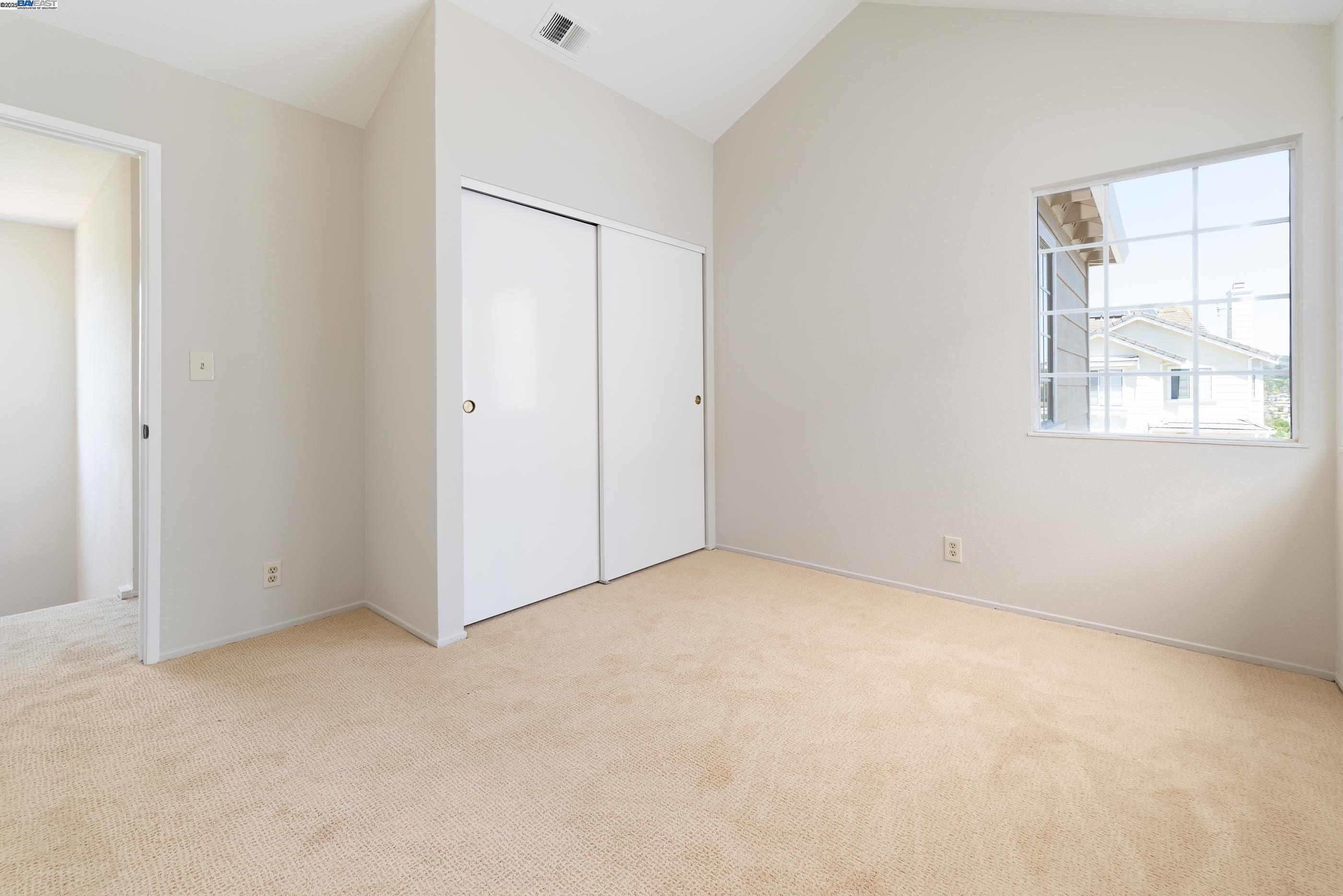 Castro Valley, California 94546, United States, 4 Bedrooms Bedrooms, ,3 BathroomsBathrooms,Residential,Pending,126405