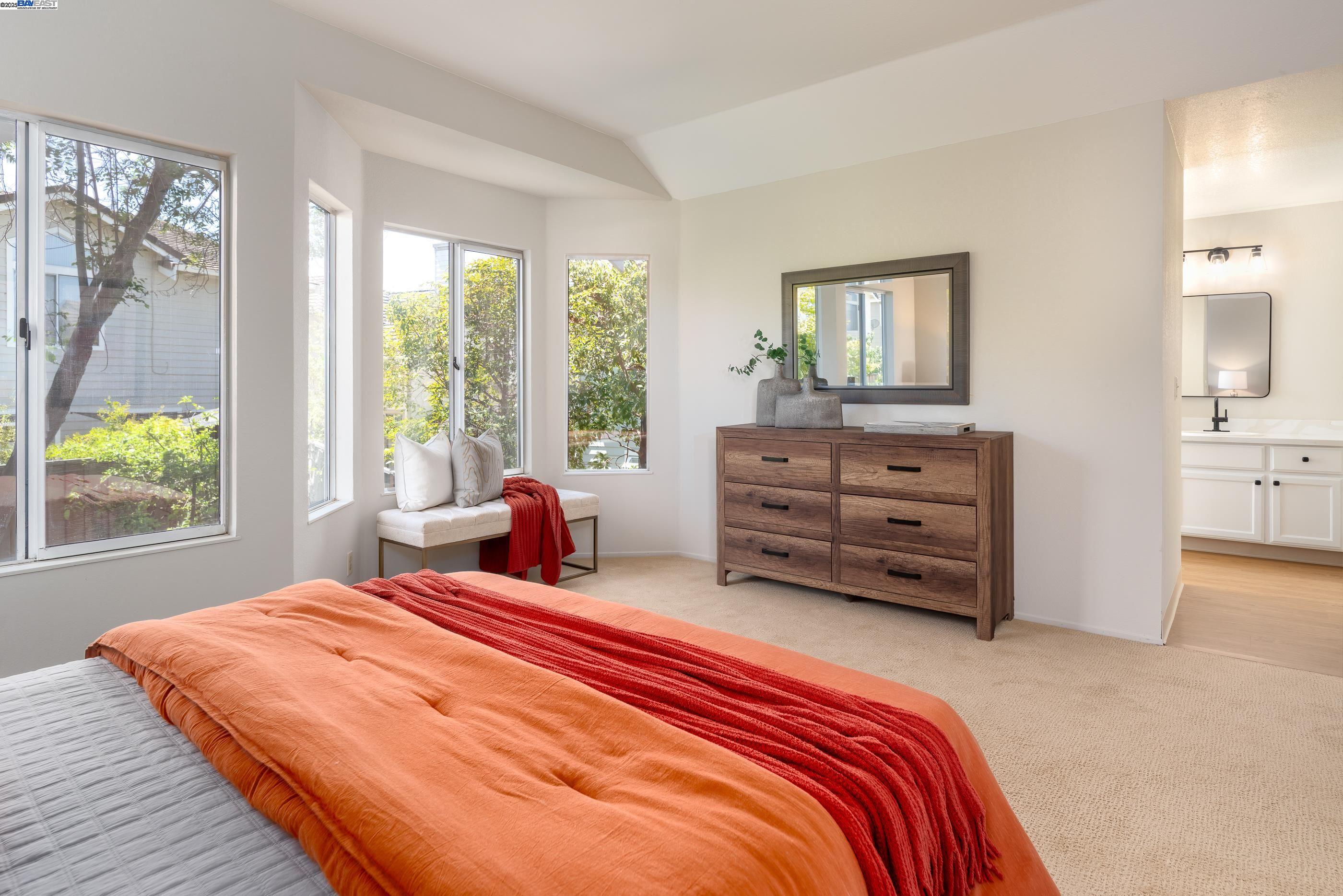 Castro Valley, California 94546, United States, 4 Bedrooms Bedrooms, ,3 BathroomsBathrooms,Residential,Pending,126405