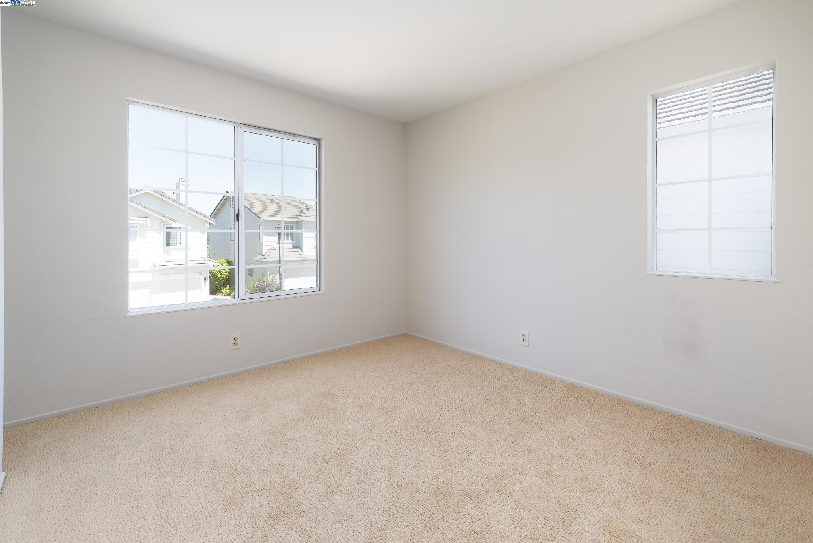 Castro Valley, California 94546, United States, 4 Bedrooms Bedrooms, ,3 BathroomsBathrooms,Residential,Pending,126405