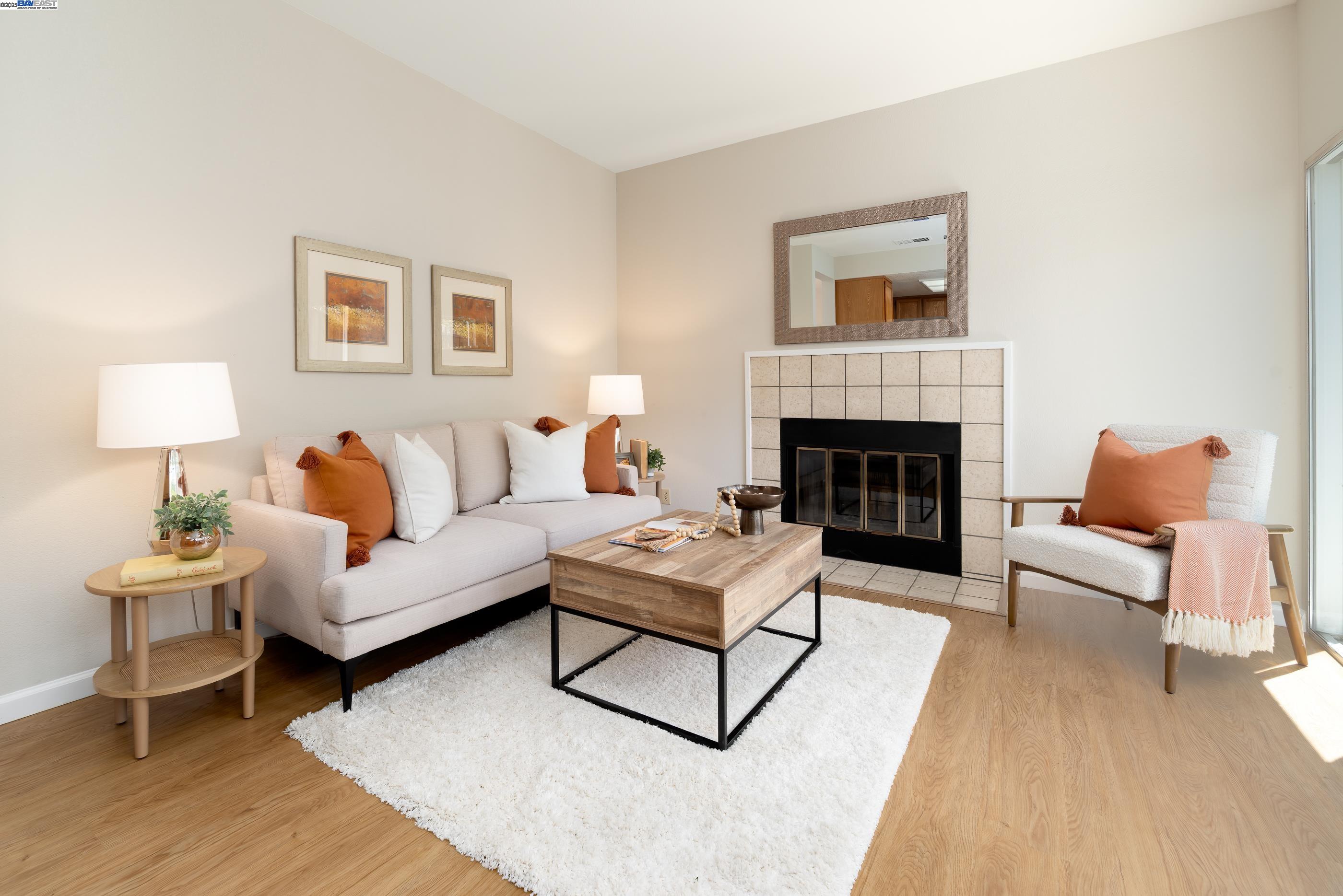 Castro Valley, California 94546, United States, 4 Bedrooms Bedrooms, ,3 BathroomsBathrooms,Residential,Pending,126405