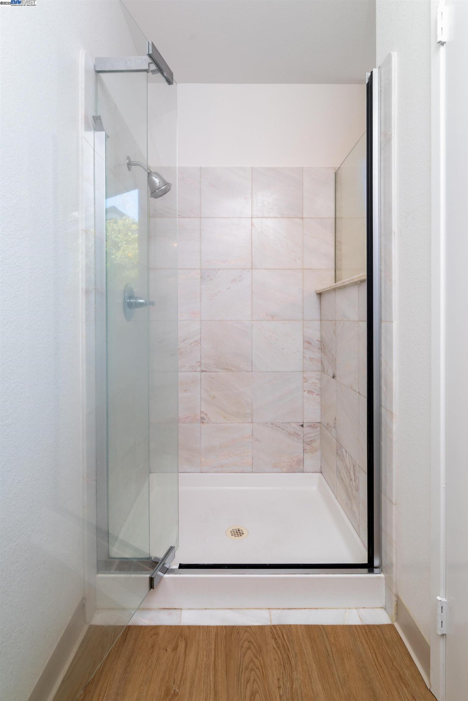 Castro Valley, California 94546, United States, 4 Bedrooms Bedrooms, ,3 BathroomsBathrooms,Residential,Pending,126405