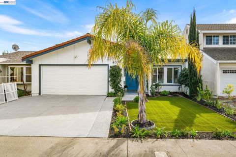 Photo of 4019 Rennellwood Way, Pleasanton, CA 94566 (MLS # 41125218)
