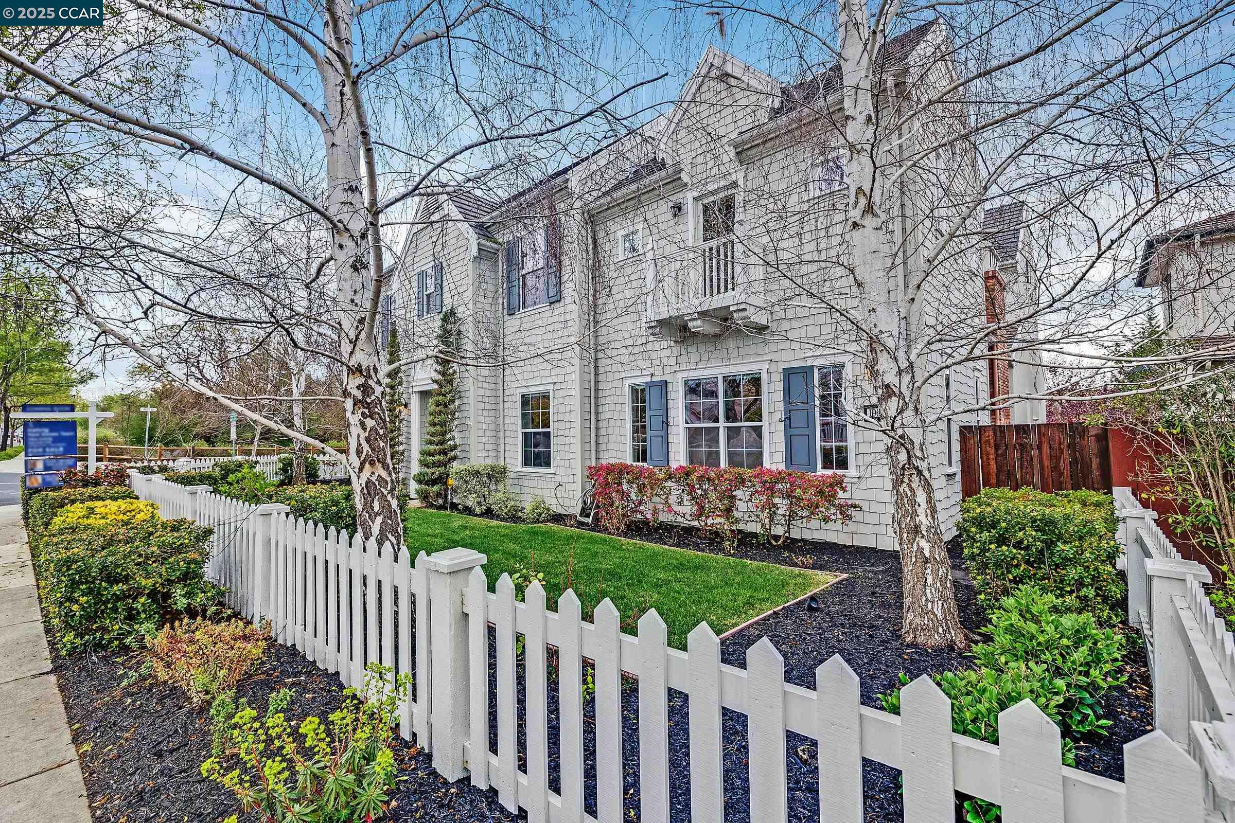 1966 Casablanca St