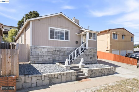 5237 FRESNO AVE — listing photo 4