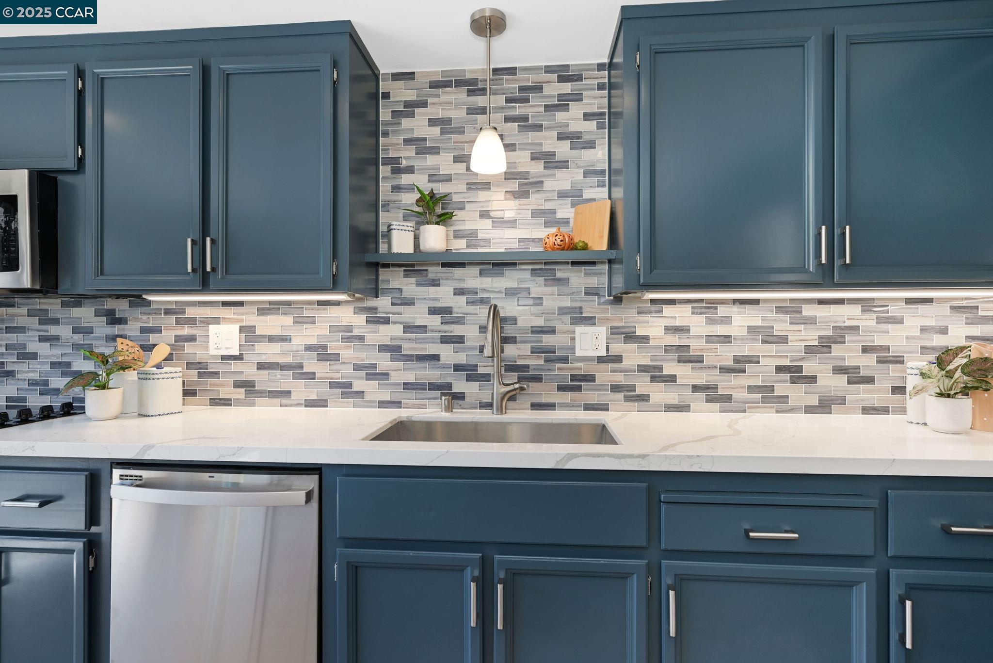 Walnut Creek, California 94595, United States, 2 Bedrooms Bedrooms, ,2 BathroomsBathrooms,Residential,Active,134119