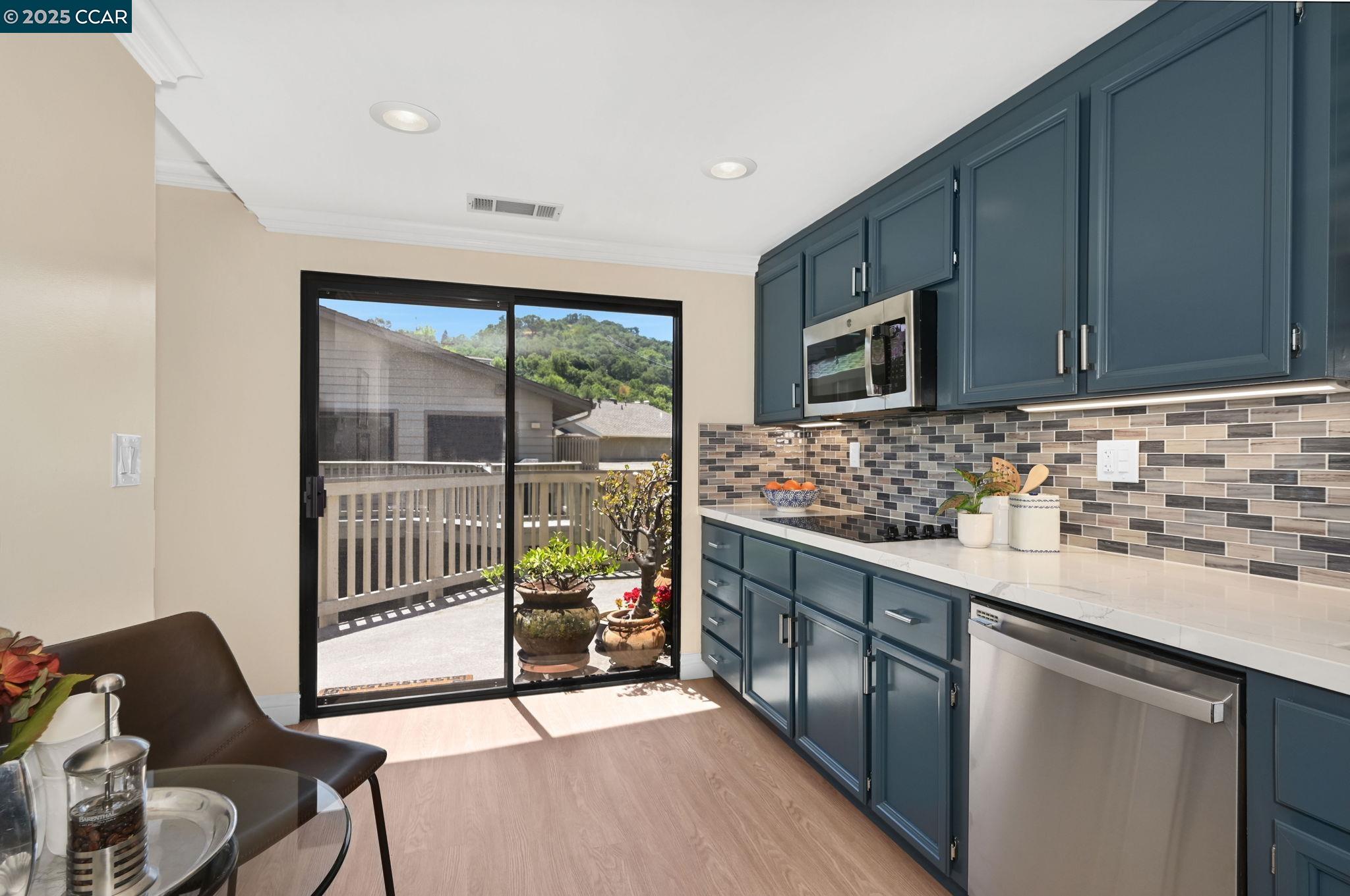 Walnut Creek, California 94595, United States, 2 Bedrooms Bedrooms, ,2 BathroomsBathrooms,Residential,Active,134119