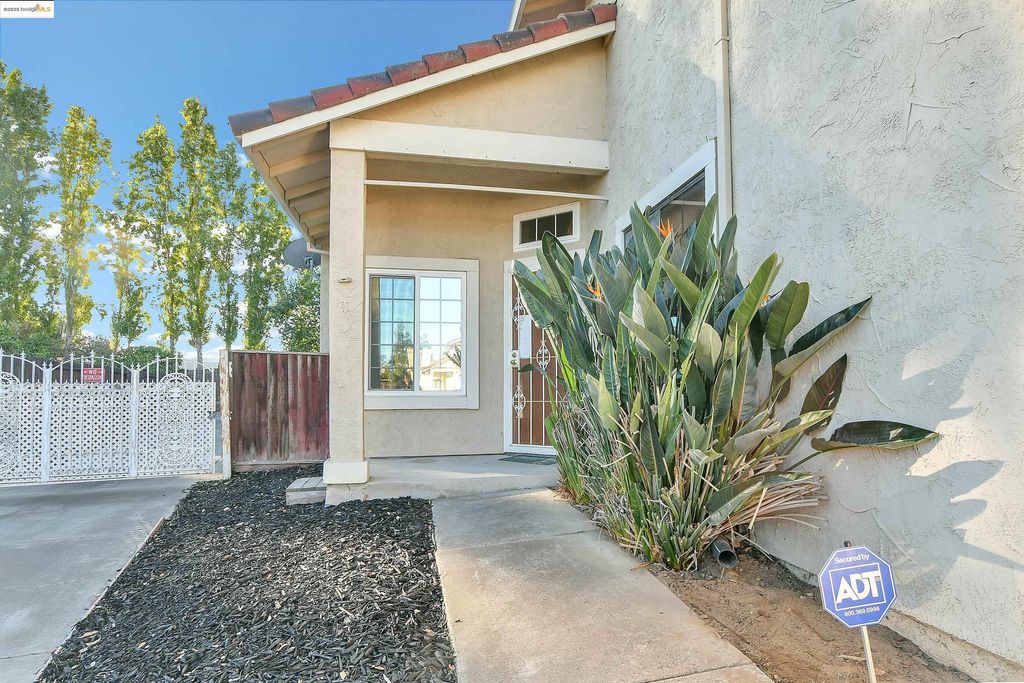 Photo of 2832 Filbert St, Antioch, CA 94509 (MLS # 41116196)