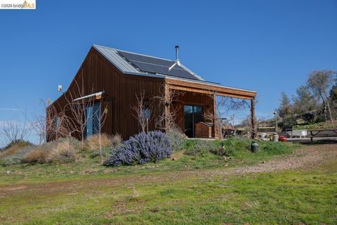 Photo of 6899 Eagleview Dr., Mountain Ranch, CA 95246 (MLS # 41125731)