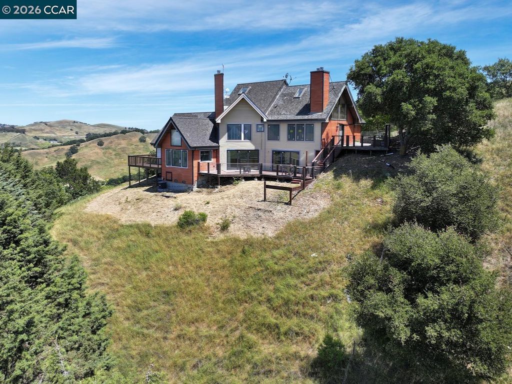 Photo of 224 Bear Oaks Lane, Martinez, CA 94553 (MLS # 41135115)