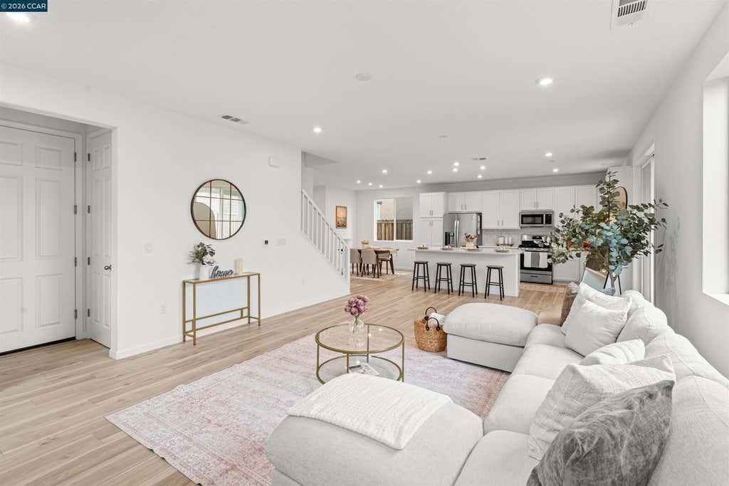 Photo of 953 Arneis Ave, Manteca, CA 95337 (MLS # 41145771)