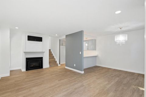 Photo of 906 La Barbera Drive, San Jose, CA 95126 (MLS # ML82029925)