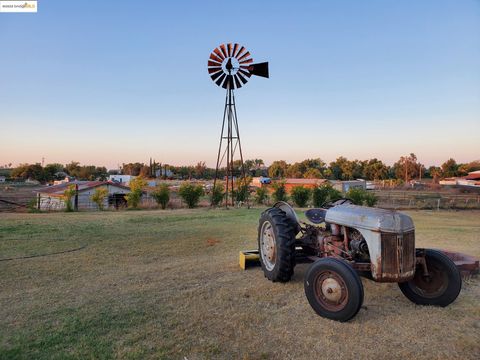 Photo of 5372 Tule Tree Ln, Oakley, CA 94561 (MLS # 41119182)