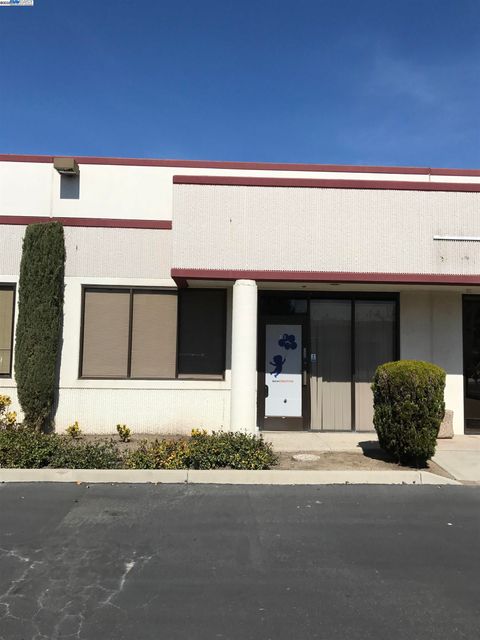 Photo of 46560 Fremont Blvd, Fremont, CA 94538 (MLS # 41119200)