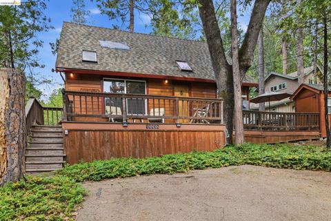 Photo of 18838 Sequoia Lane E., Twain Harte, CA 95383 (MLS # 41129415)