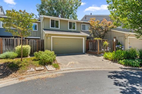 Photo of 112 Abby Wood Court, Los Gatos, CA 95032 (MLS # ML82052265)