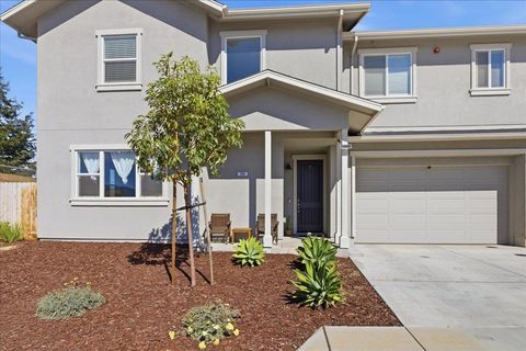 Photo of 704 Gabilan Drive, Soledad, CA 93960 (MLS # ML82036729)