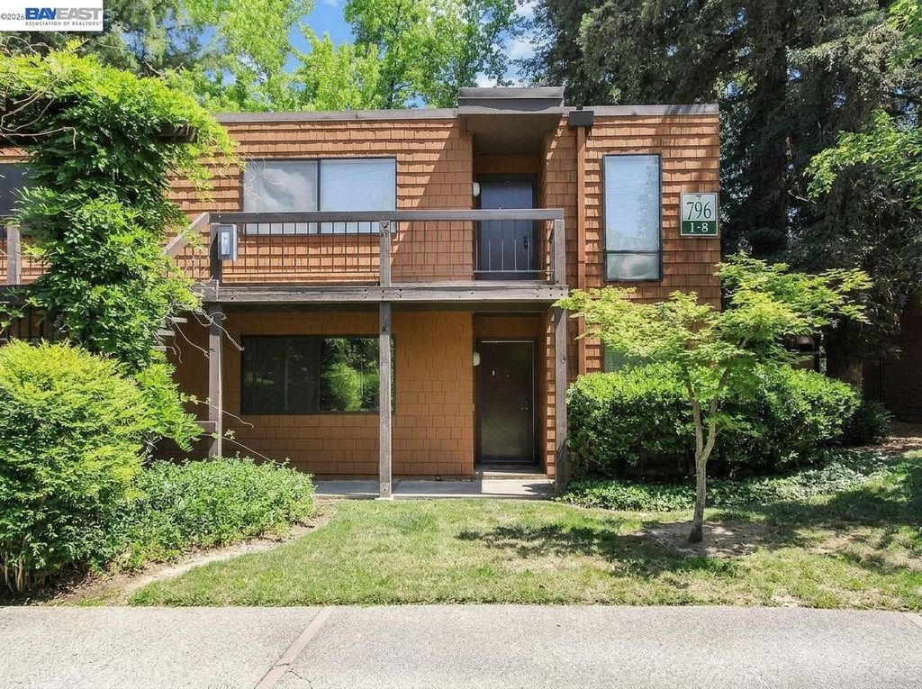 Photo of 796 Woodside Ln #1, Sacramento, CA 95825 (MLS # 41128854)