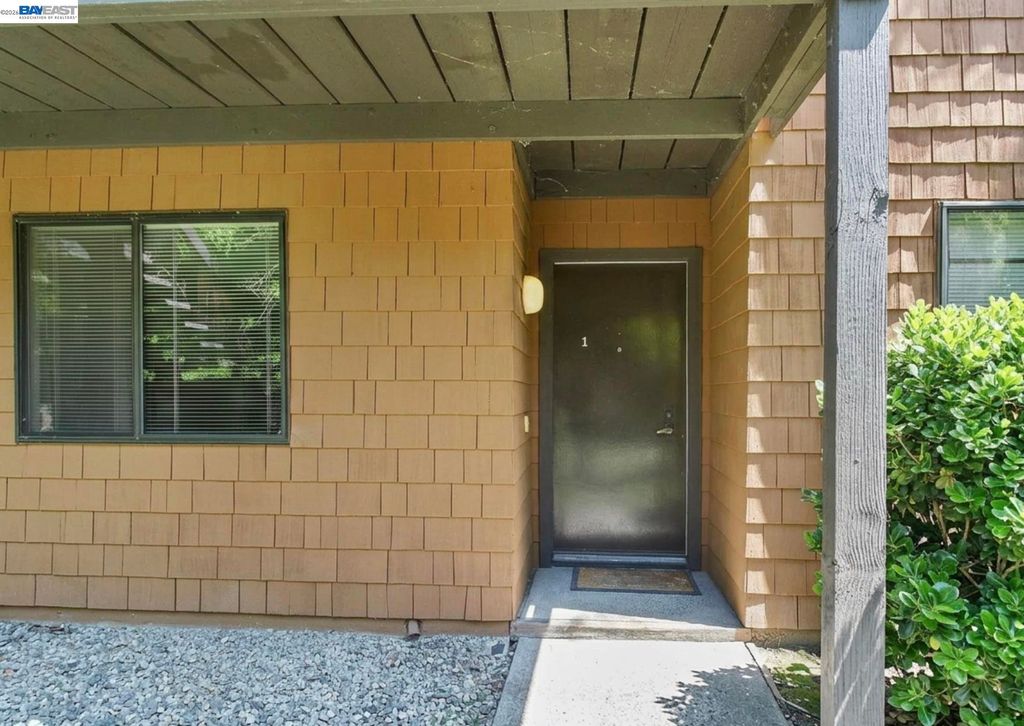 Photo of 796 Woodside Ln #1, Sacramento, CA 95825 (MLS # 41128854)