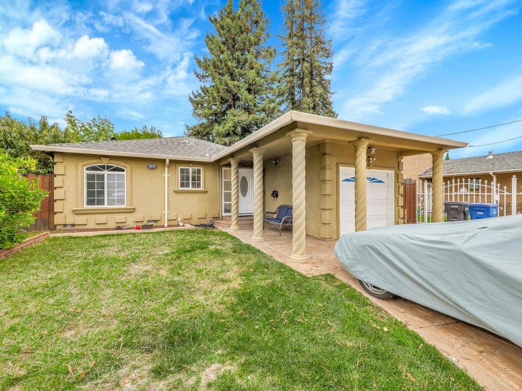 Photo of 31959 Carroll Avenue, Hayward, CA 94544 (MLS # ML82026173)