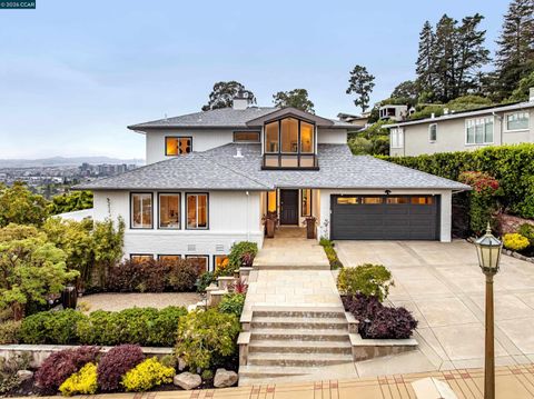 Photo of 6841 Estates Dr, Oakland, CA 94611 (MLS # 41132851)